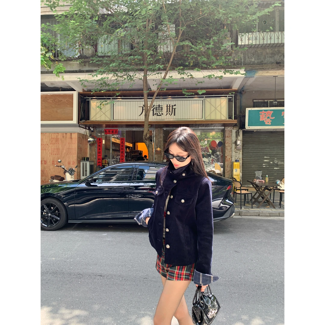 洋气衣服女实价~气质显瘦长袖短款灯芯绒拼接格纹夹克外套