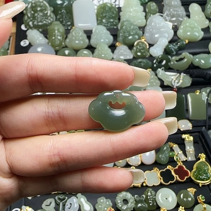 颈饰未镶嵌和田玉