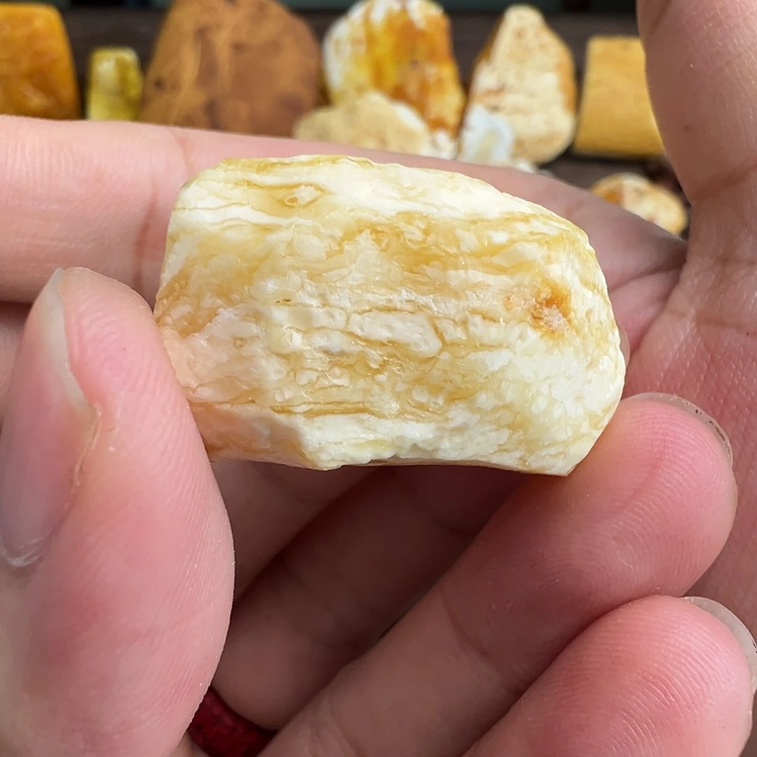 定制琥珀未镶嵌蜜蜡