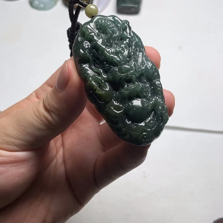 翡翠未镶嵌颈饰龙牌13