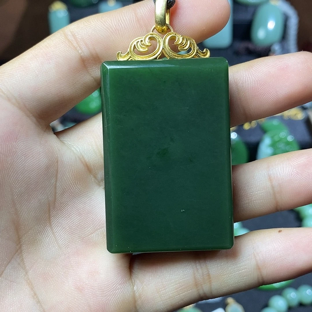 和田玉（碧玉）18K金镶嵌颈饰星*…