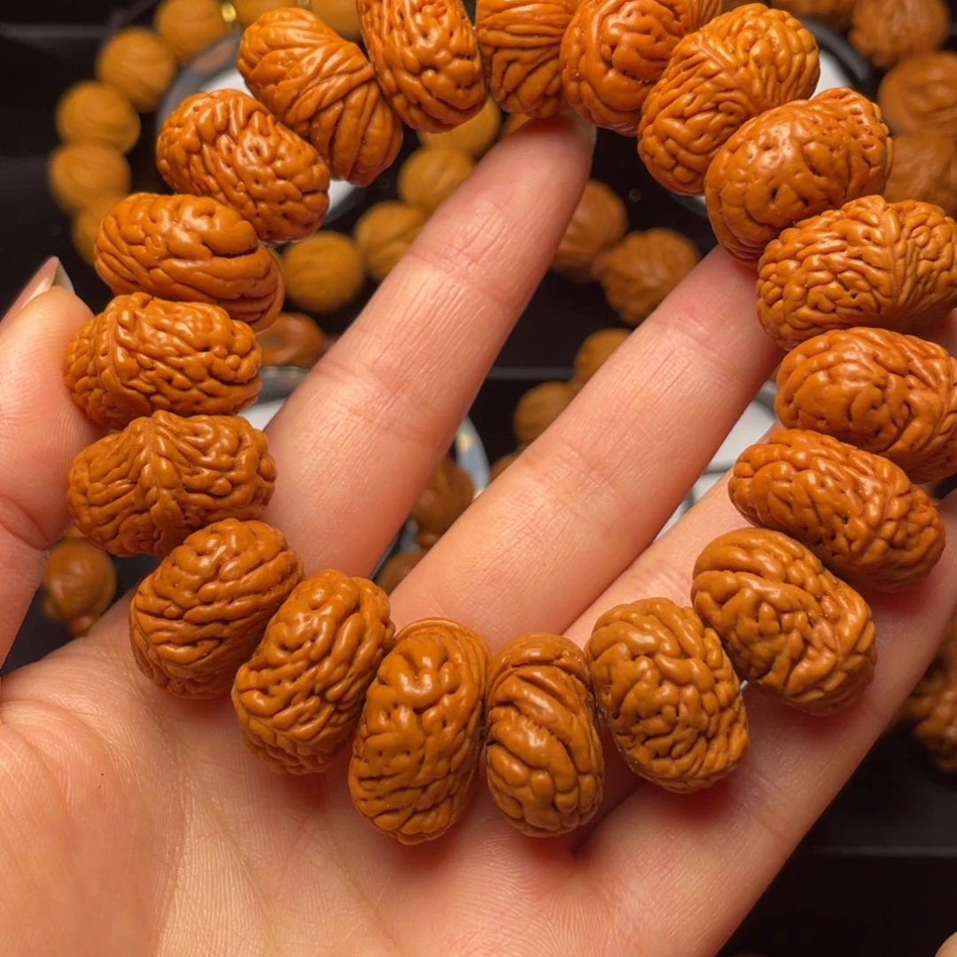 桃核吊坠红红火火