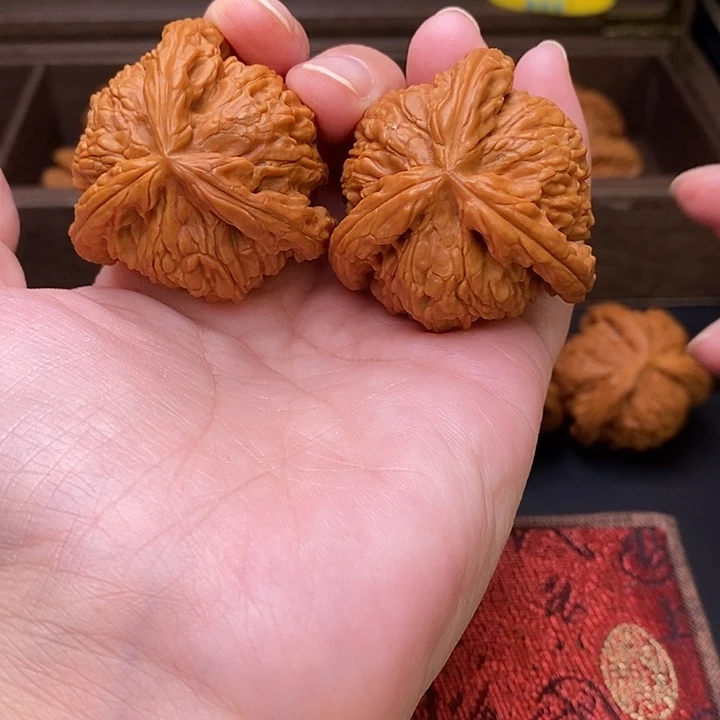 宁***把件文玩核桃白奔