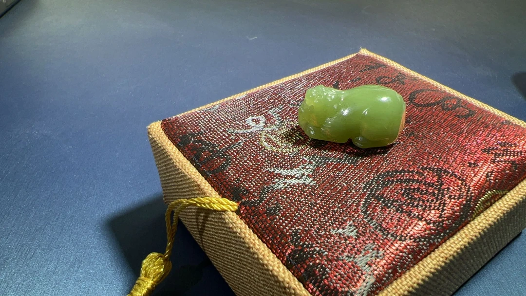 新疆和田玉貔貅吊坠