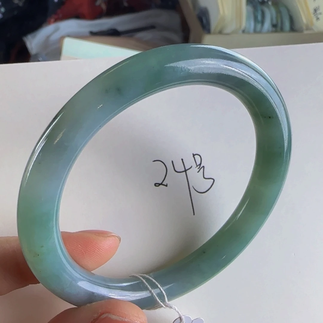 翡翠手镯未镶嵌老坑58圈