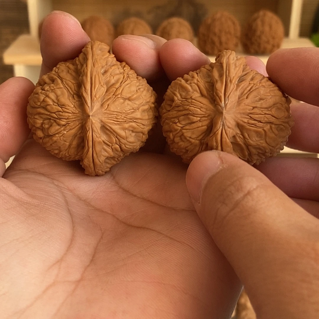 文玩核桃吊坠46尺球将，全品