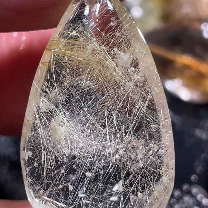 t***彭未镶嵌颈饰发晶钛晶