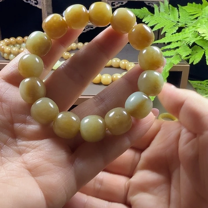 猪****和田玉（糖玉）未镶嵌手链