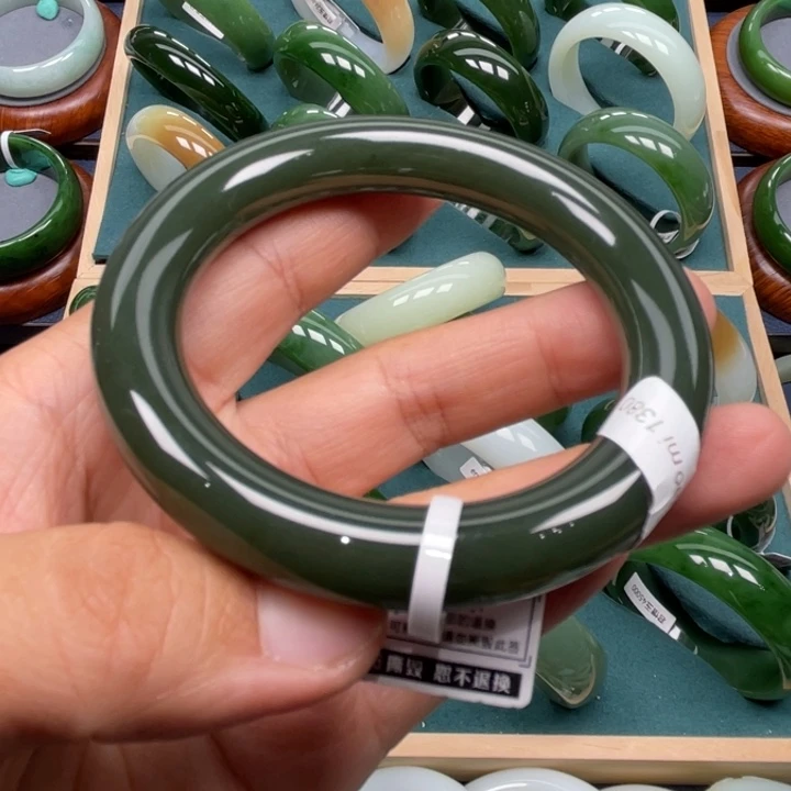 未镶嵌手镯和田玉5657