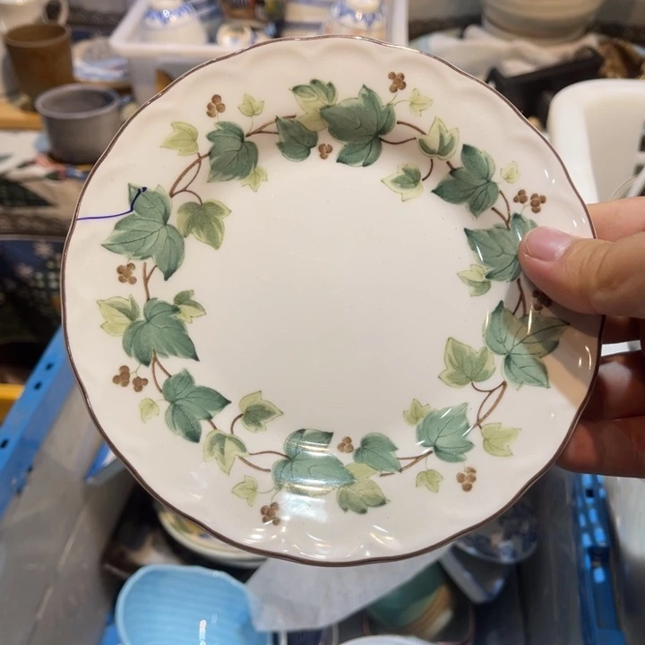 瓷片?****米箱なしでいいので お値下げ可能でしょうか？