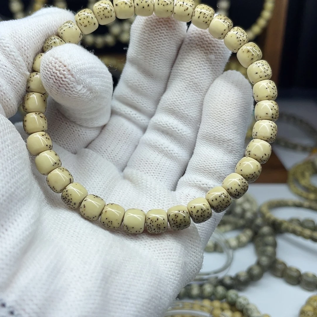 l***鱼手串星月菩提7-6，河豚大留白