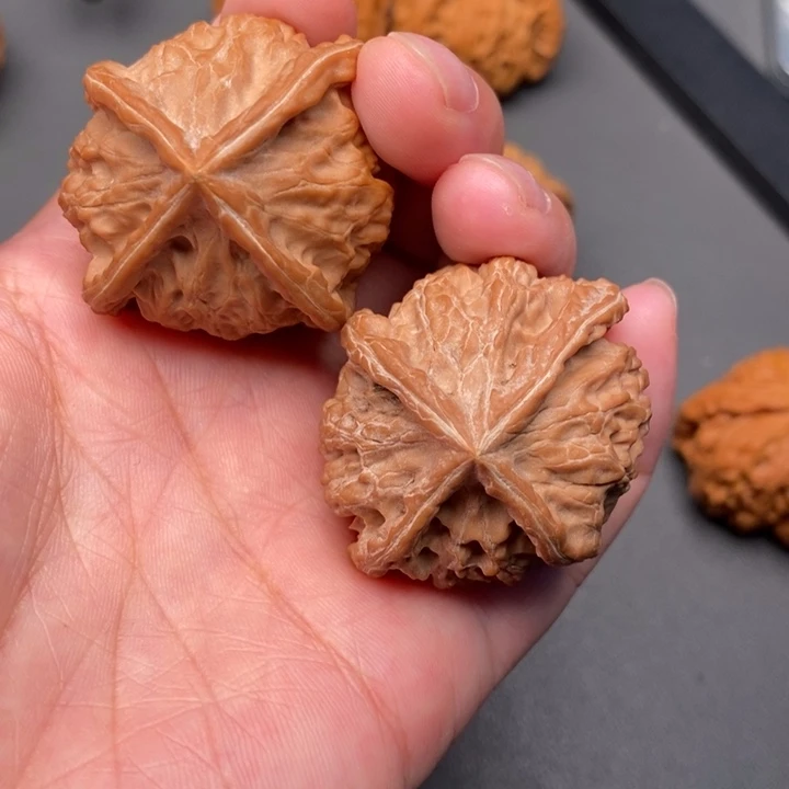 文玩核桃吊坠等**来