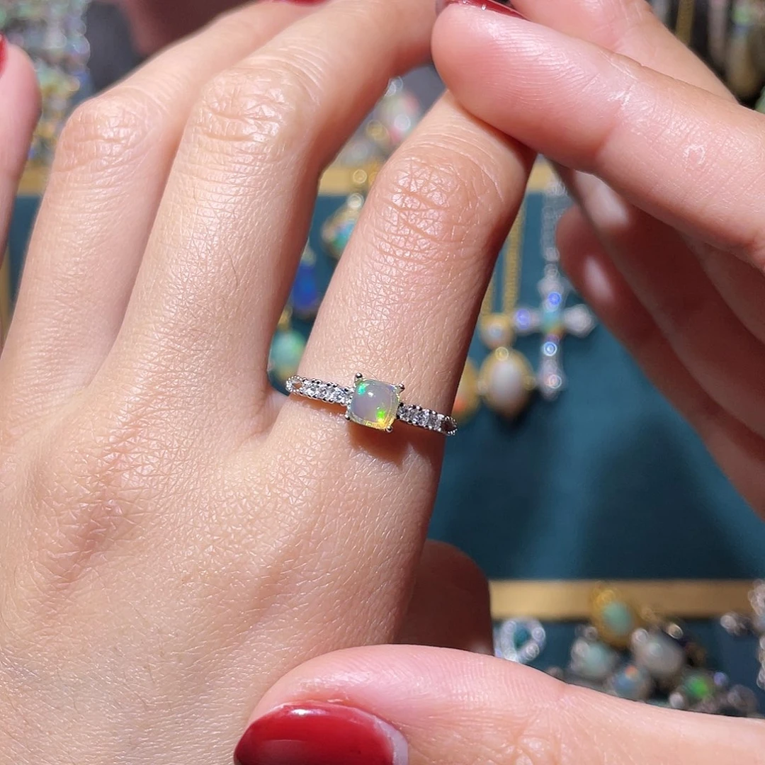 银S925镶嵌欧泊戒指）