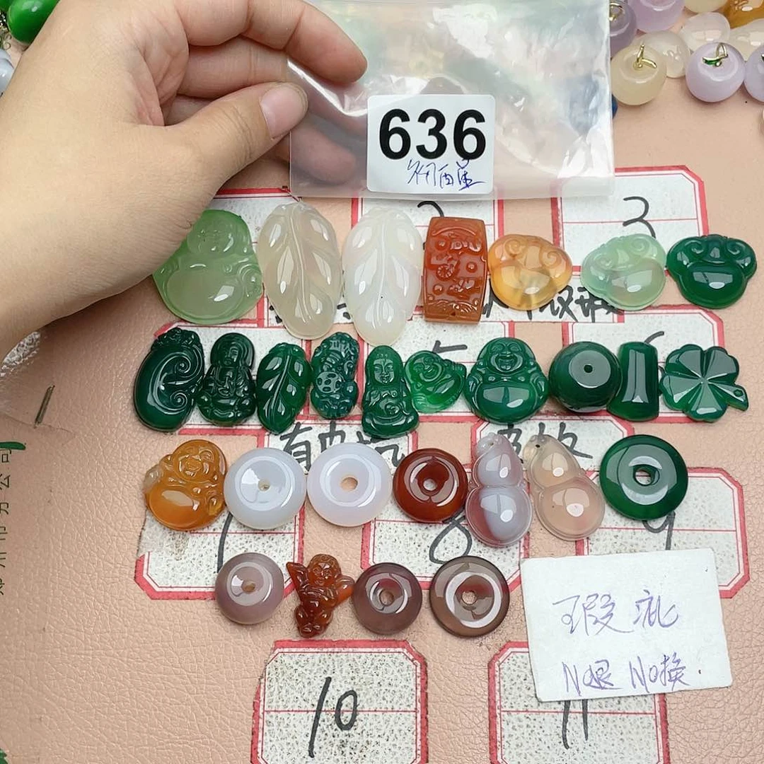 合金颈饰玛瑙/玉髓初*