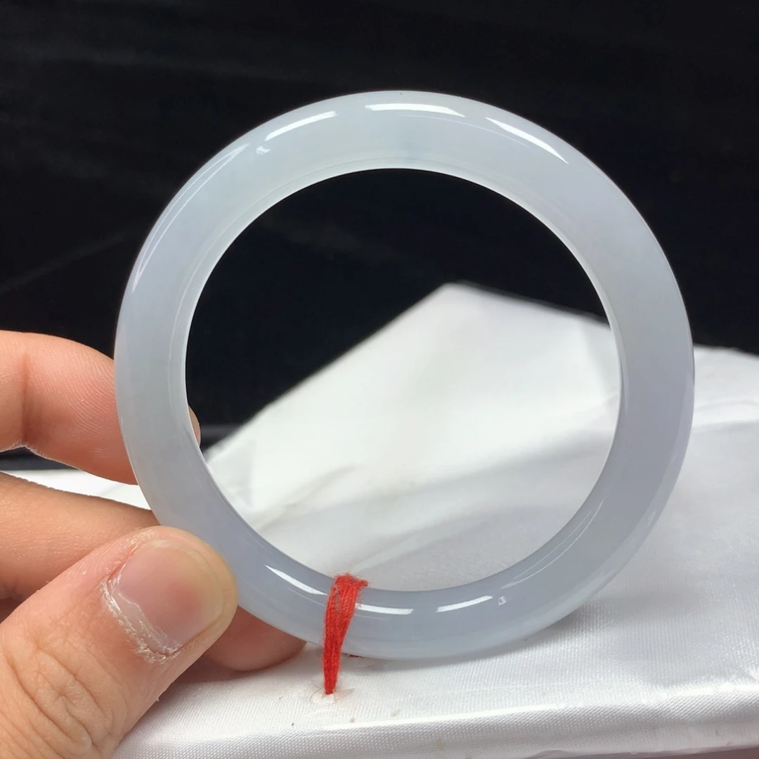 翡翠手镯（圆镯）未镶嵌52.8