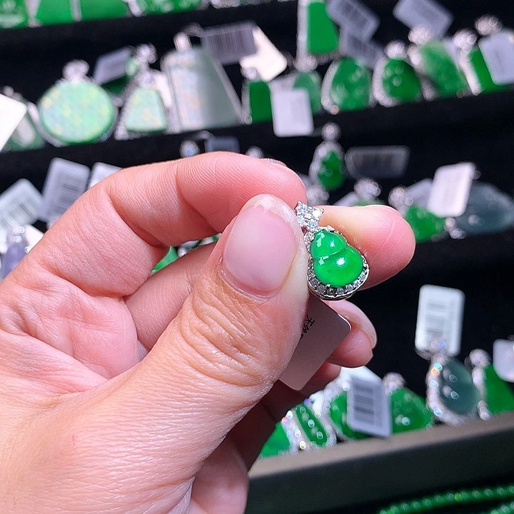 【闪购商品】银S925镶嵌戒指翡翠