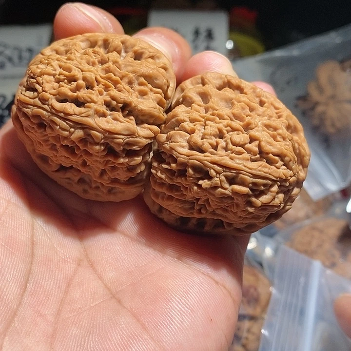 【闪购商品】文玩核桃吊坠L***r南疆