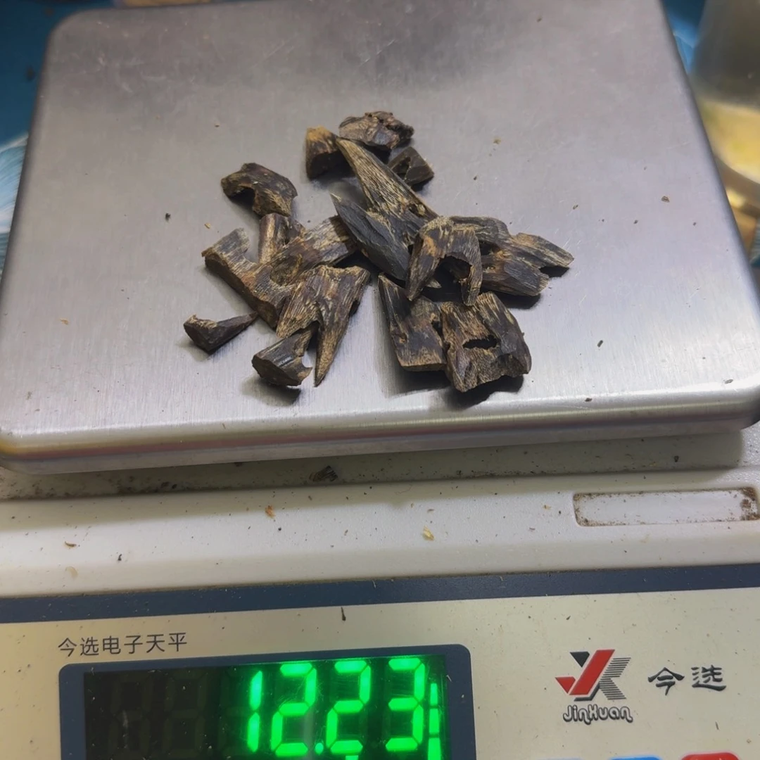 沉香沉香碎屑E**.奇楠沉香紫罗兰块料12克