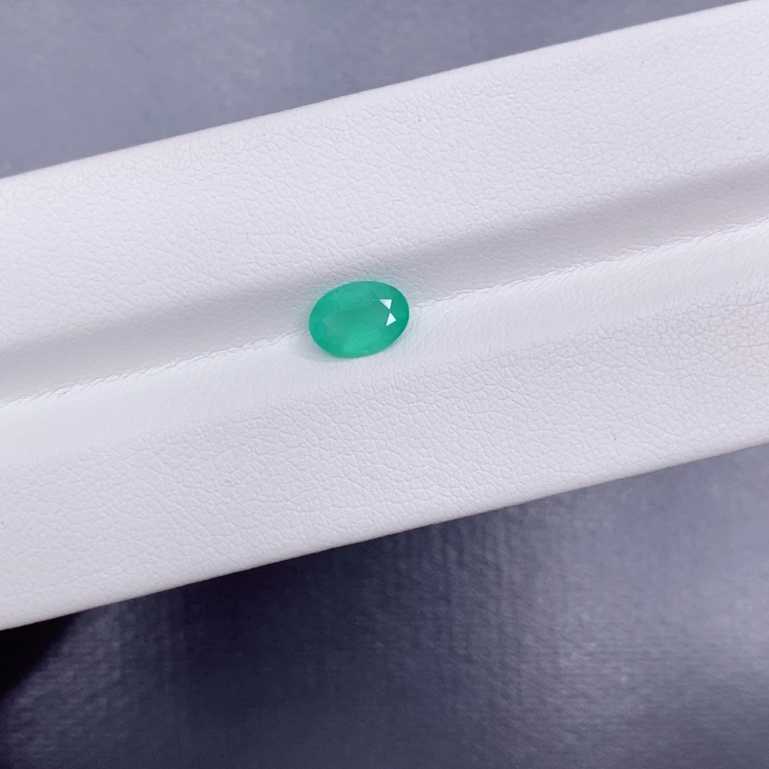 裸石祖母绿0.77克拉 5*7mm