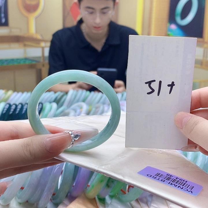 未镶嵌手镯翡翠zz