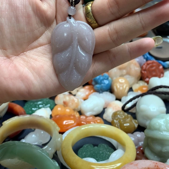 石英质玉（黄龙玉）合金颈饰