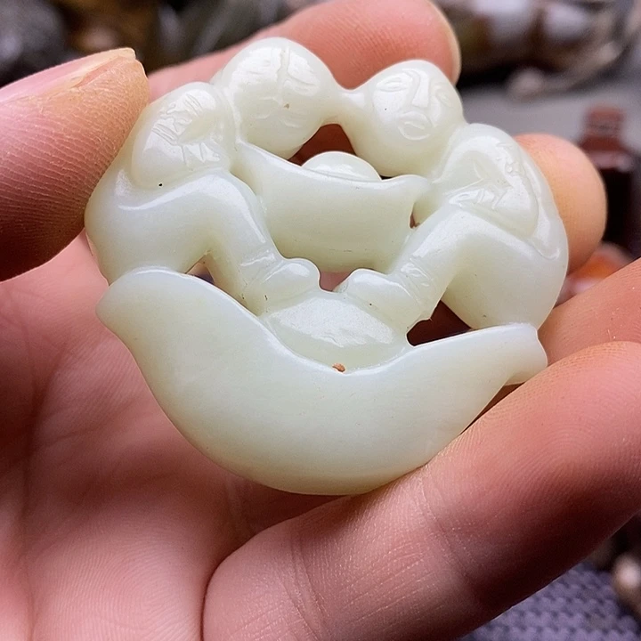 未镶嵌蛇纹石玉颈饰