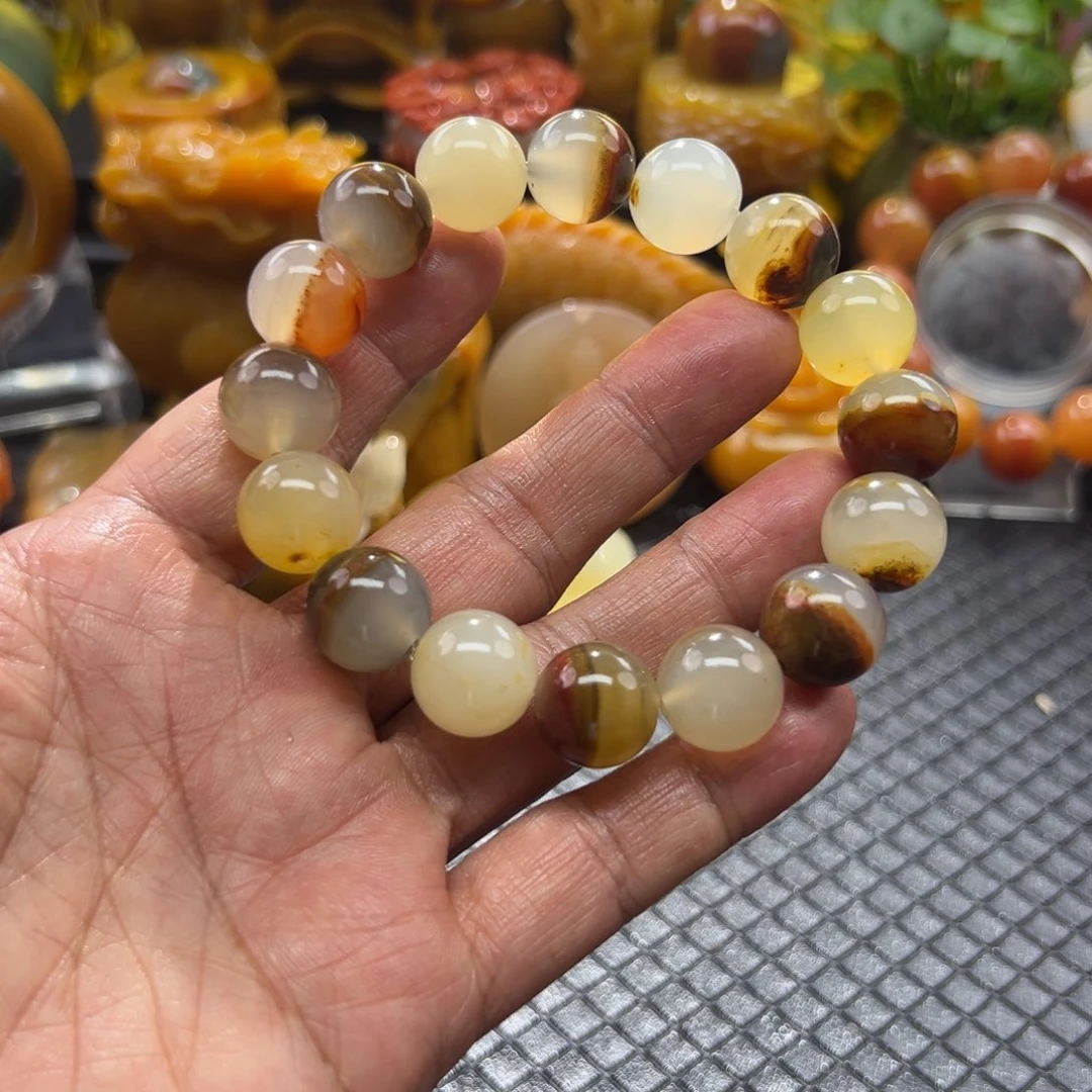 石英质玉未镶嵌颈饰