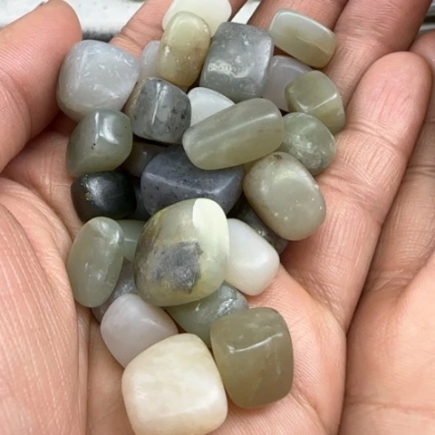 和田玉颈饰未镶嵌福利鱼缸石包容