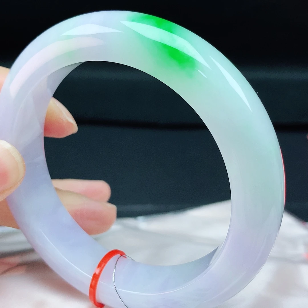 翡翠手镯未镶嵌60轮胎