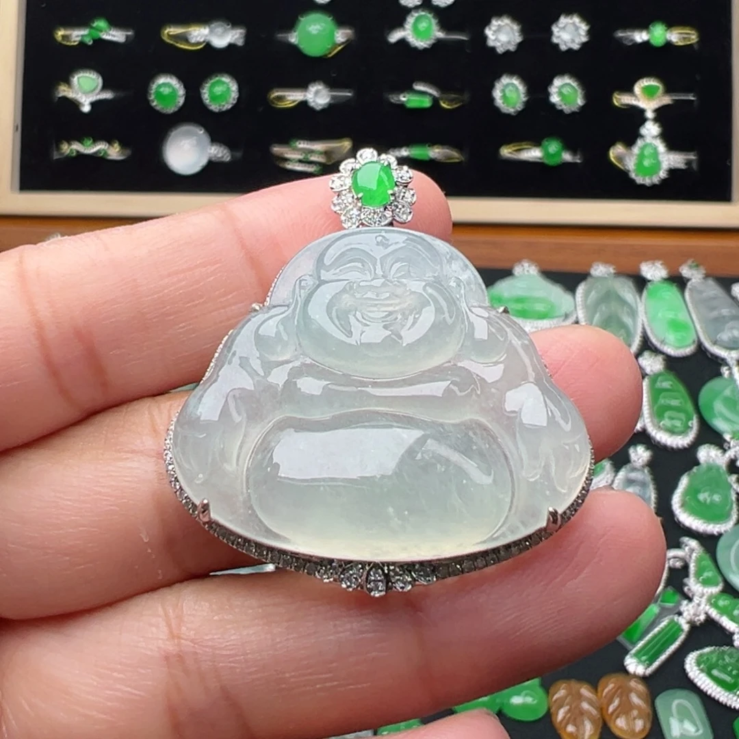 颈饰18K金镶嵌翡翠佛