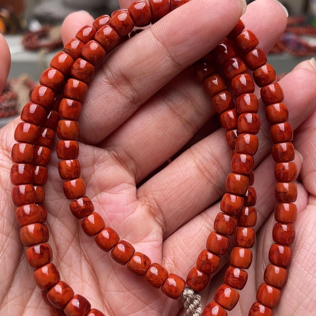 南红玛瑙吊坠未镶嵌