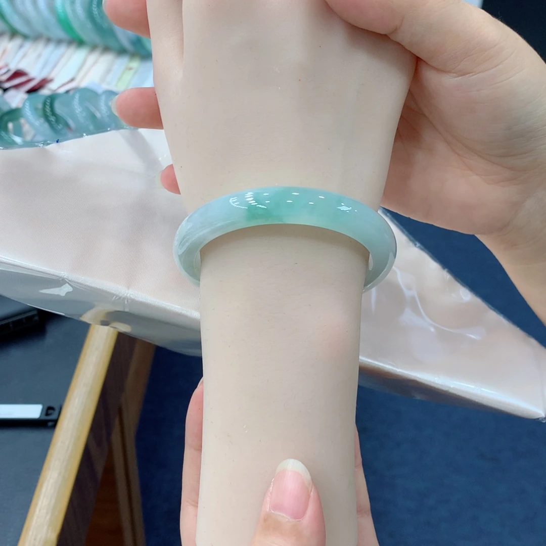 翡翠未镶嵌手镯买断