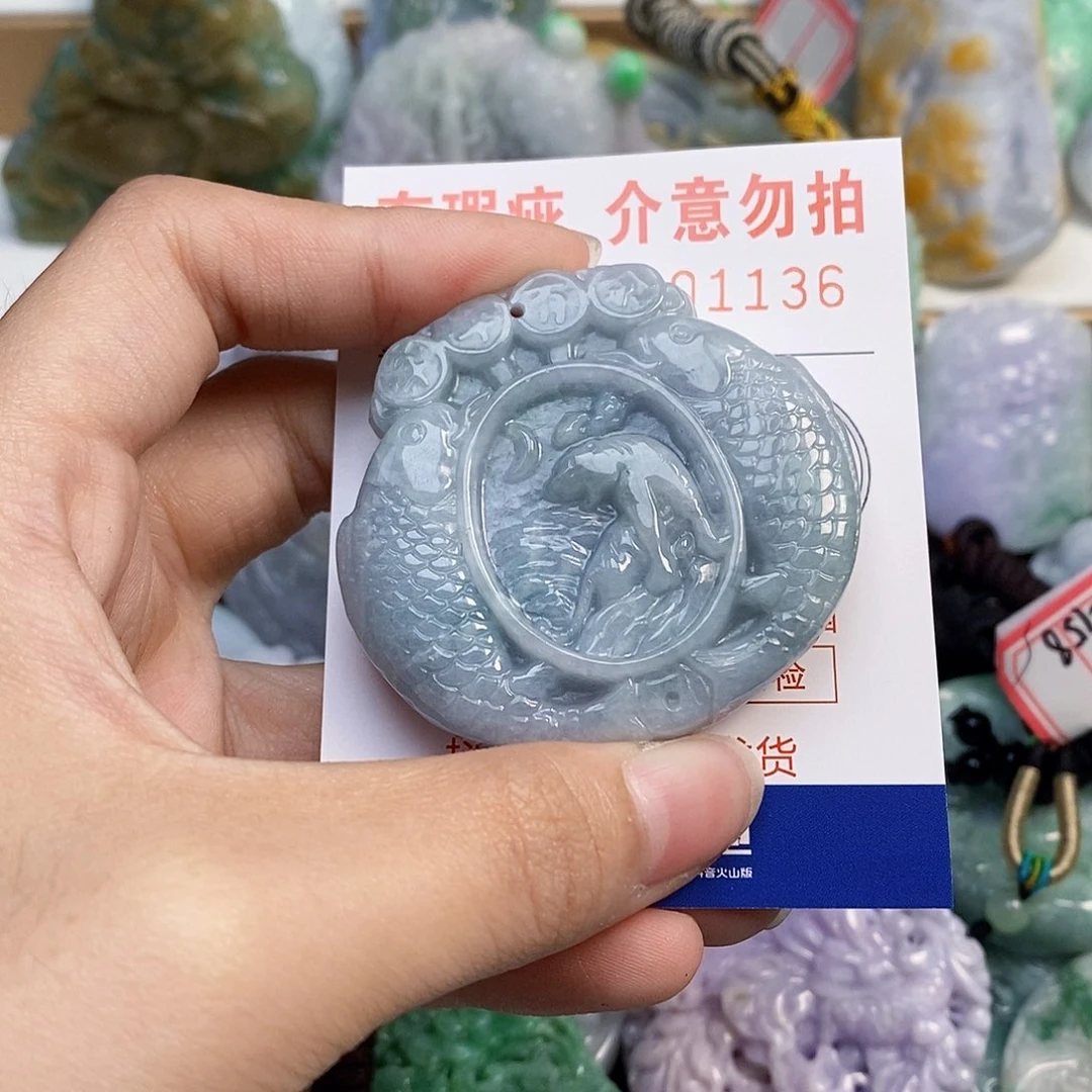 吊坠(不含链)未镶嵌翡翠
