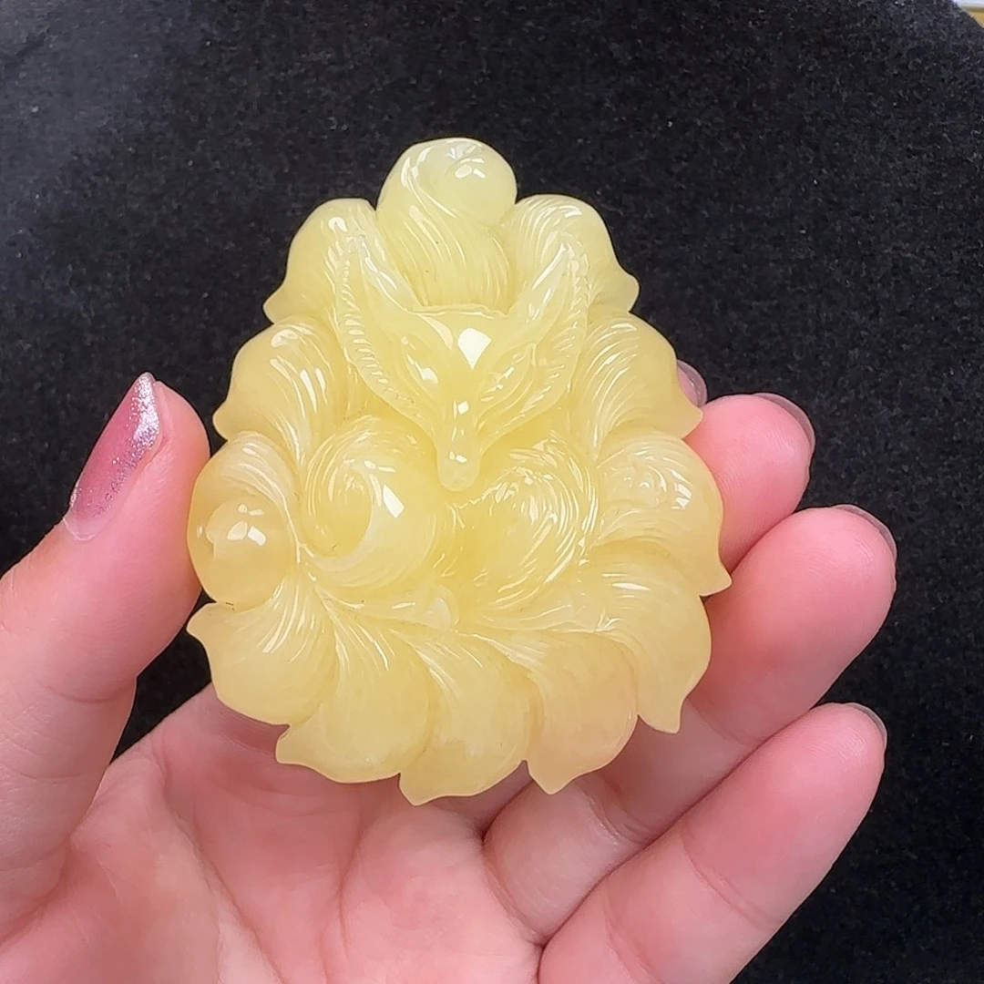蜜蜡未镶嵌珠宝奇石