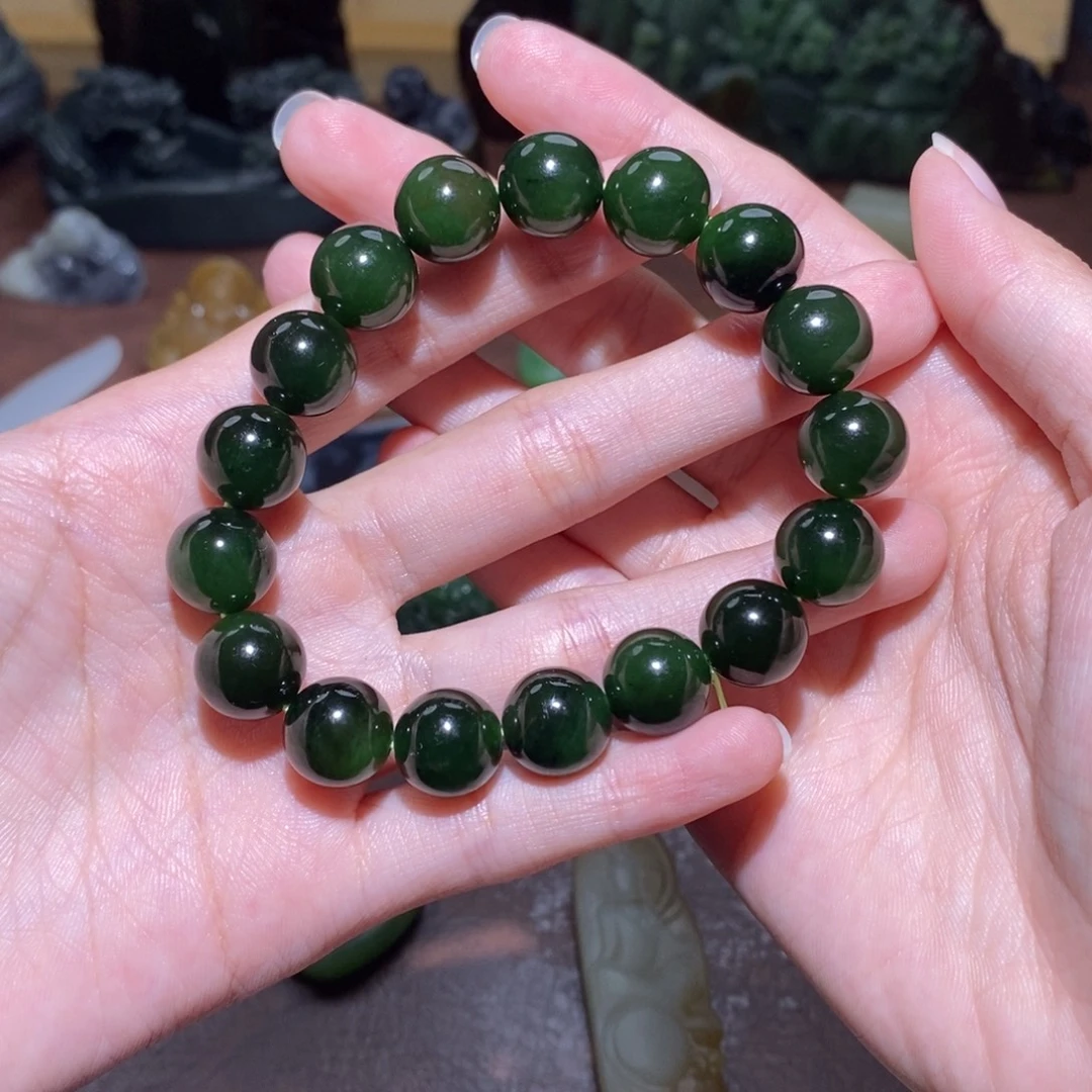 杨***哥和田玉未镶嵌颈饰