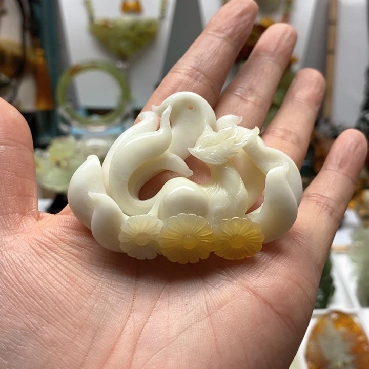 未镶嵌蛇纹石玉颈饰炸鳯**槃