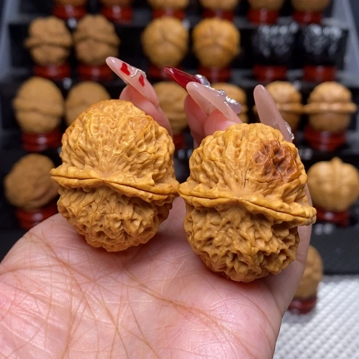 文玩核桃把件七星绣球57号