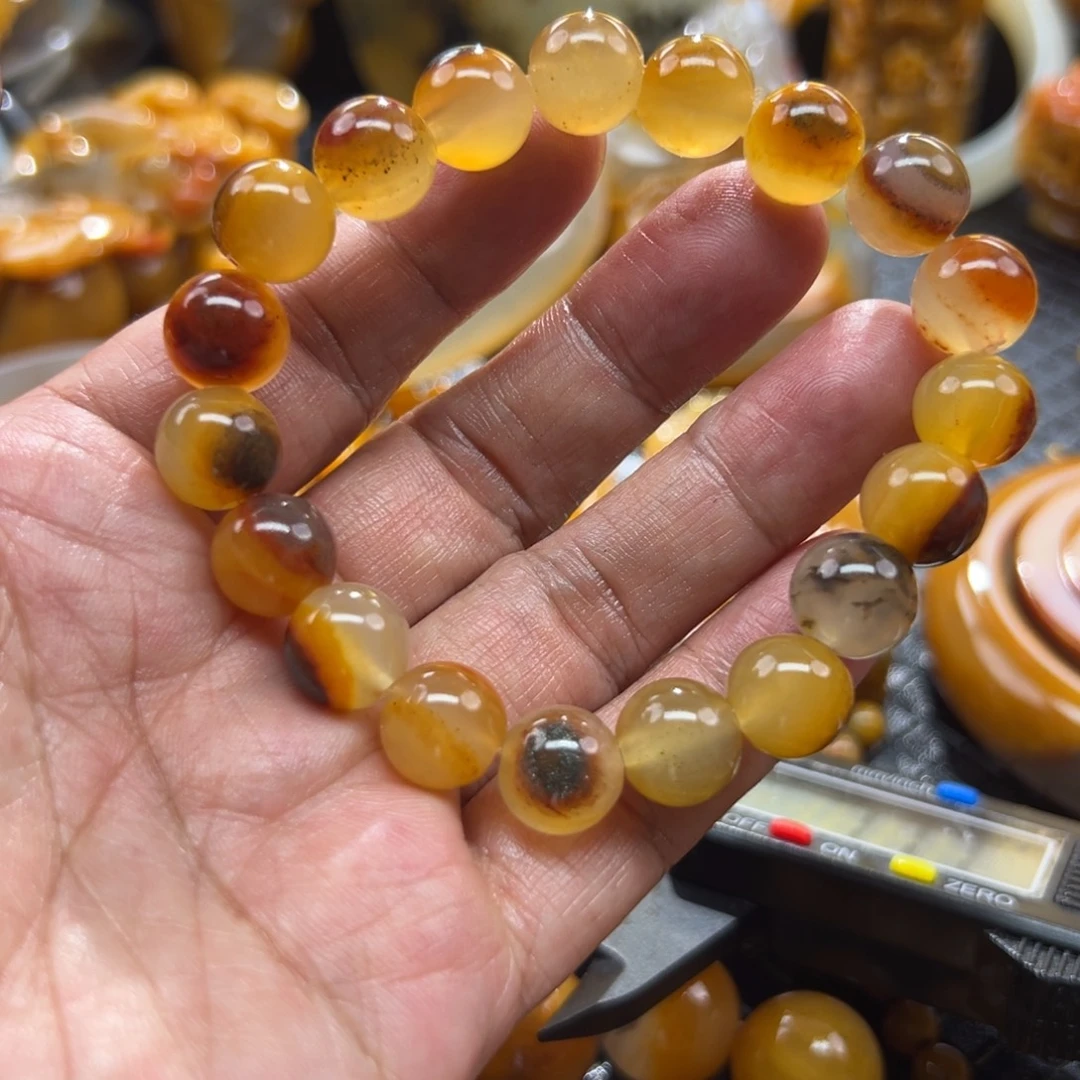 *****颈饰未镶嵌石英质玉