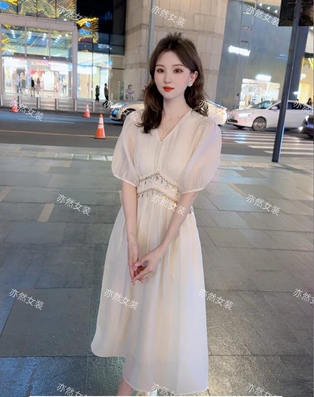 【亦然】V领纱质短灯笼袖清新连衣裙