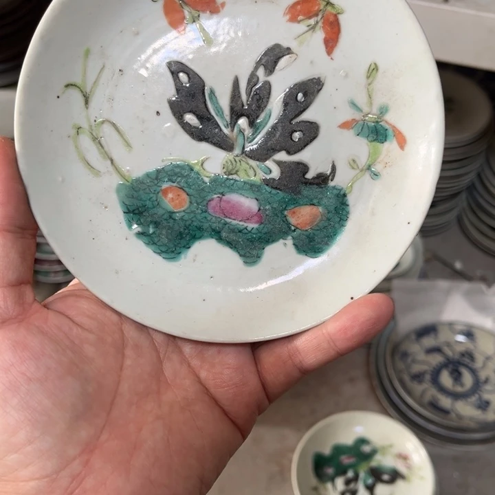 蝶恋花粉彩盘一个