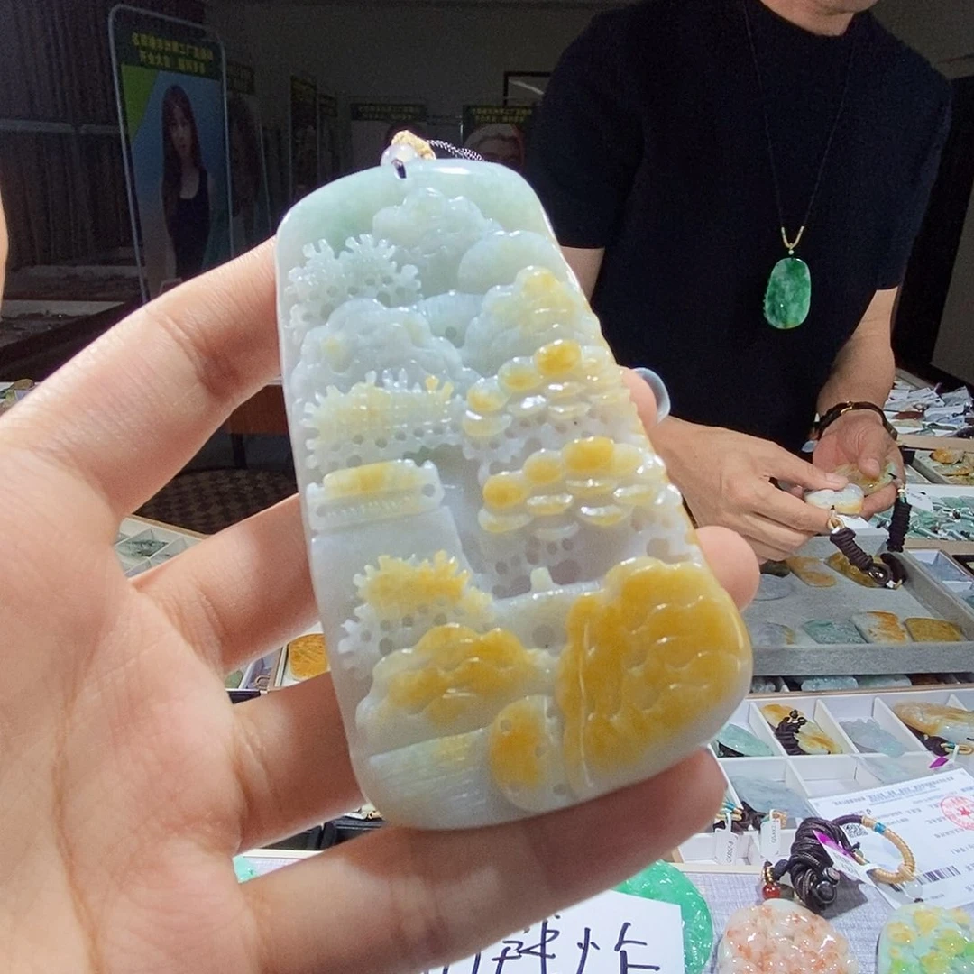 翡翠未镶嵌颈饰翡翠