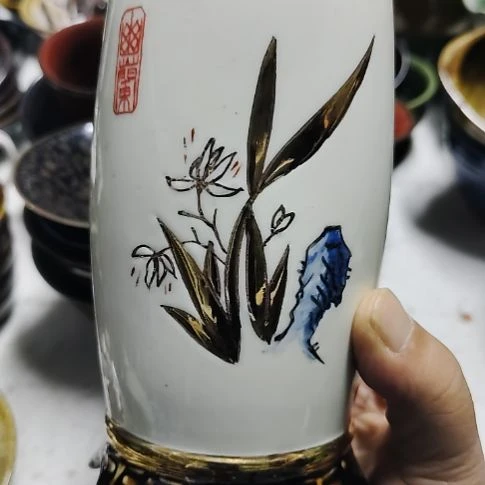 瓷片瓷片，各种摆件，均有瑕疵。沙锅！