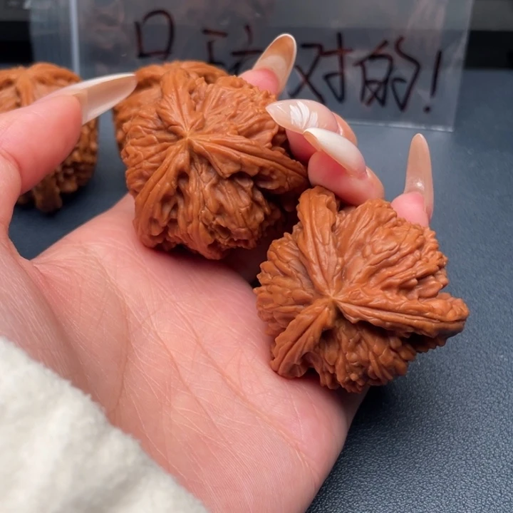 小****吊坠文玩核桃白狮子