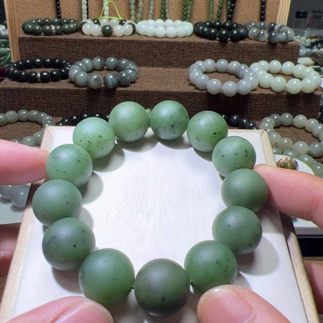 和田玉未镶嵌手串