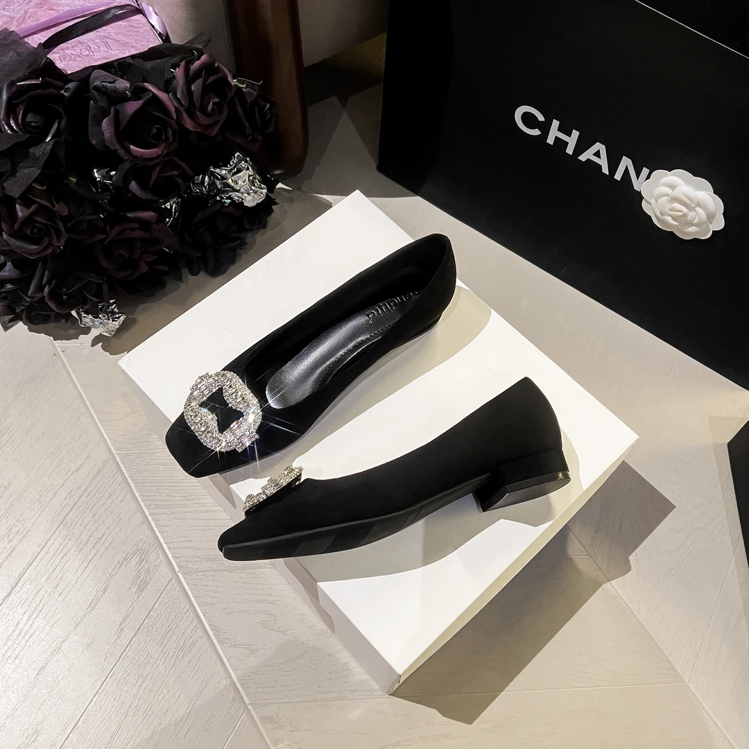 新款2025年单鞋职场鞋不规则设计水钻百搭软底软面方头粗跟女鞋