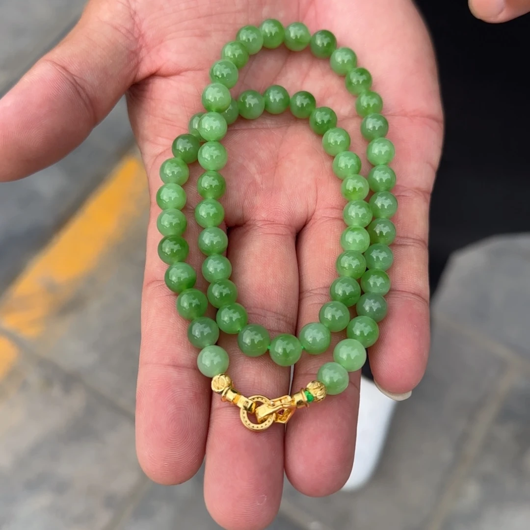 和田玉未镶嵌颈饰苹果绿纯净版卡8