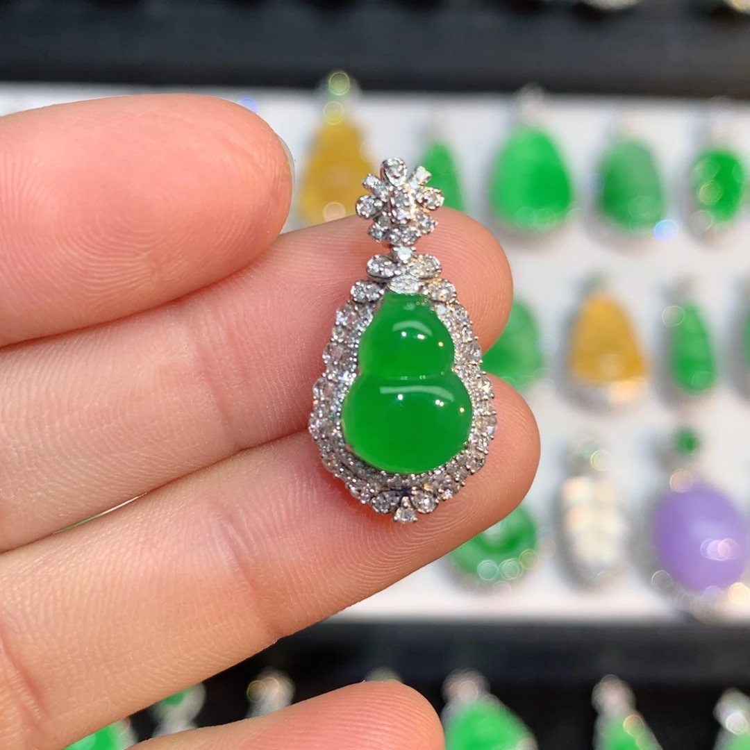 翡翠颈饰18K金镶嵌天然a货翡翠