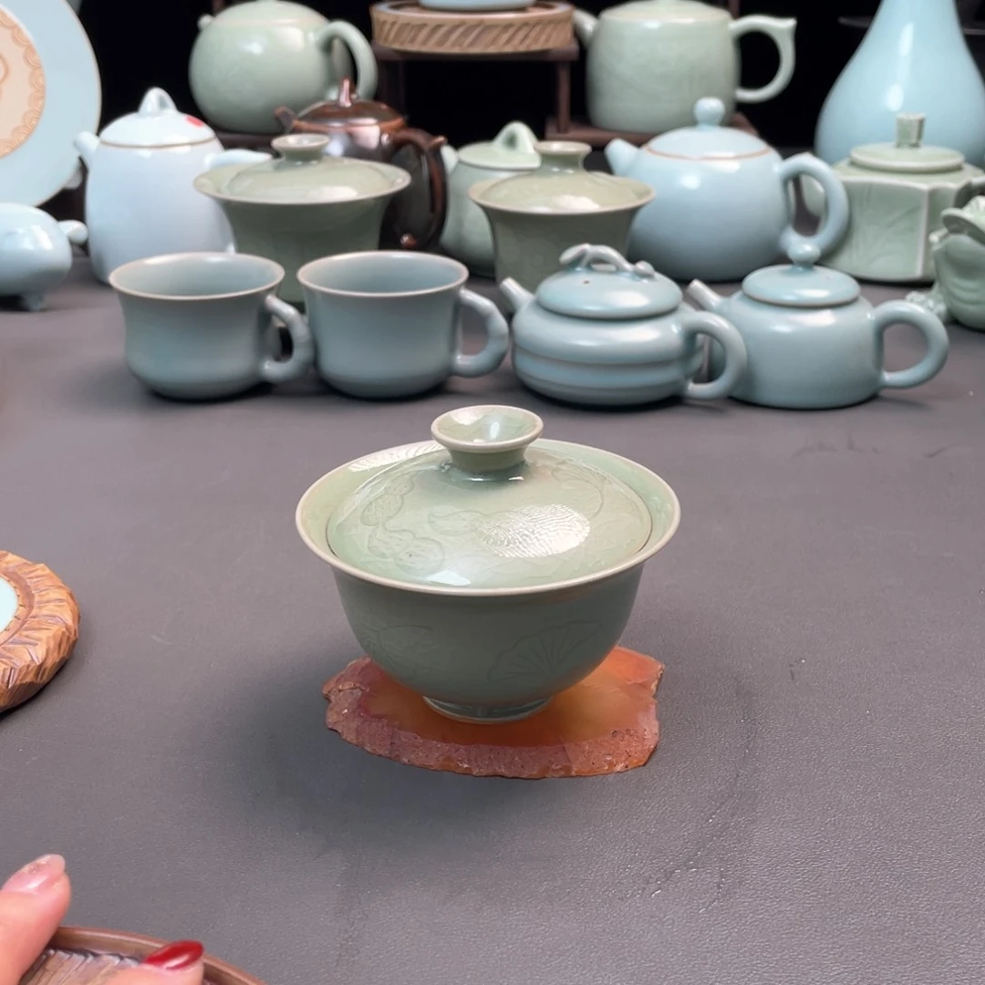 杯全手工雕刻豆绿釉两才盖碗三生有幸微微瑕