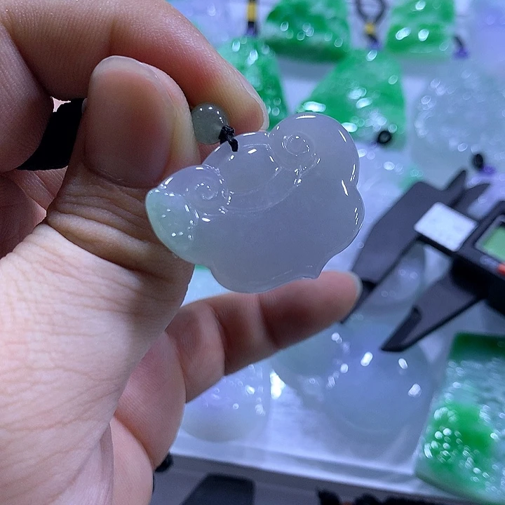 颈饰未镶嵌翡翠天然翡翠A货吊坠