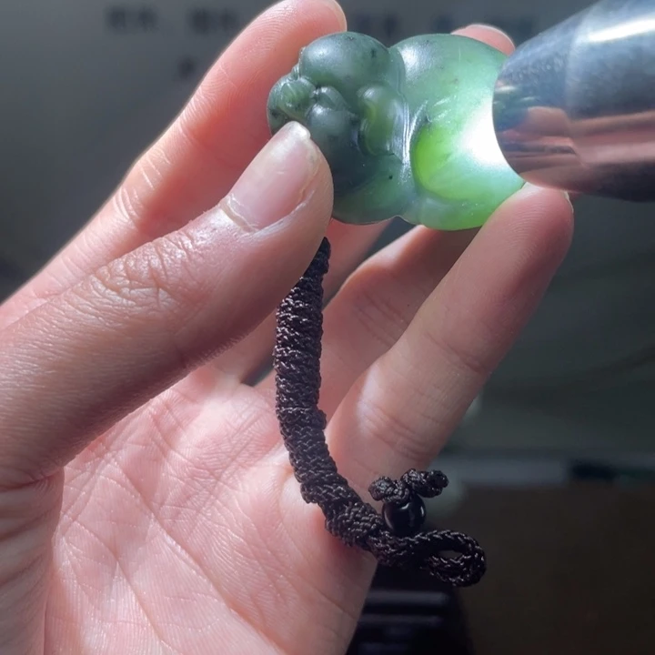 和田玉未镶嵌把件